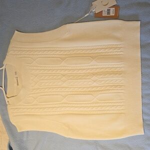 Cyrus Cream Sweater Vest Crew Neck Size Large NWT
